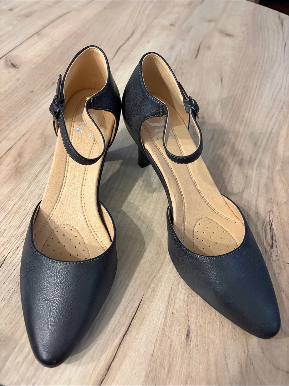 JOURNEE COLLECTION DARK GRAY BLACK POINTED TOE ANKLE STRAP PUMPS SIZE 7.5